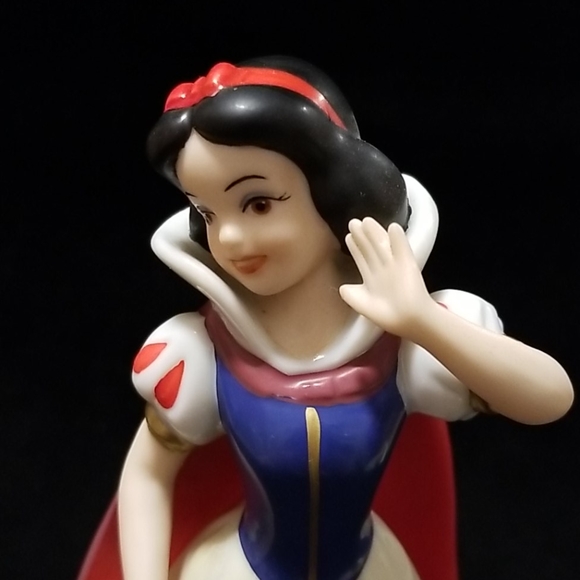 Disney, Snow White mini statue - Picture 6 of 16